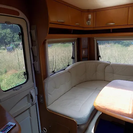 Kemping Caravan Du Loch