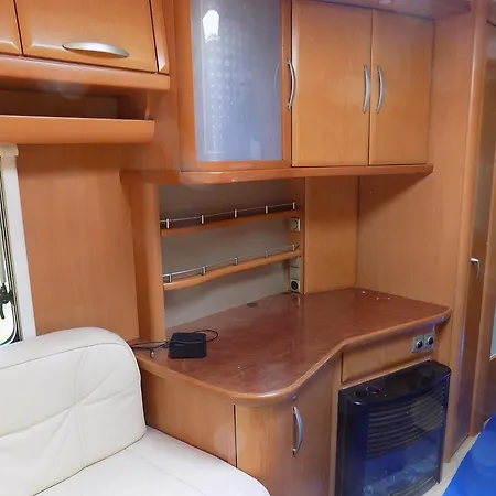 Caravan Du Loch Kemping *